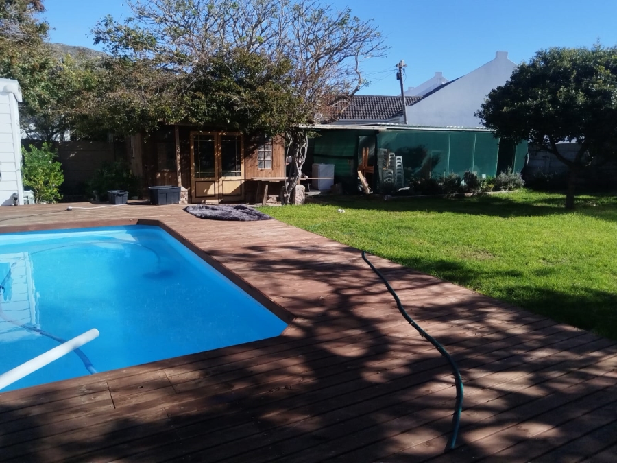 To Let 3 Bedroom Property for Rent in Fish Hoek Western Cape